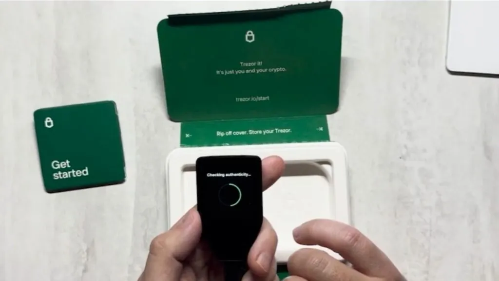 unboxing Trezor Safe 5